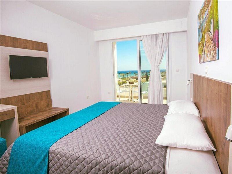 New Famagusta Hotel & Suites ไอยานาปา ภายนอก รูปภาพ