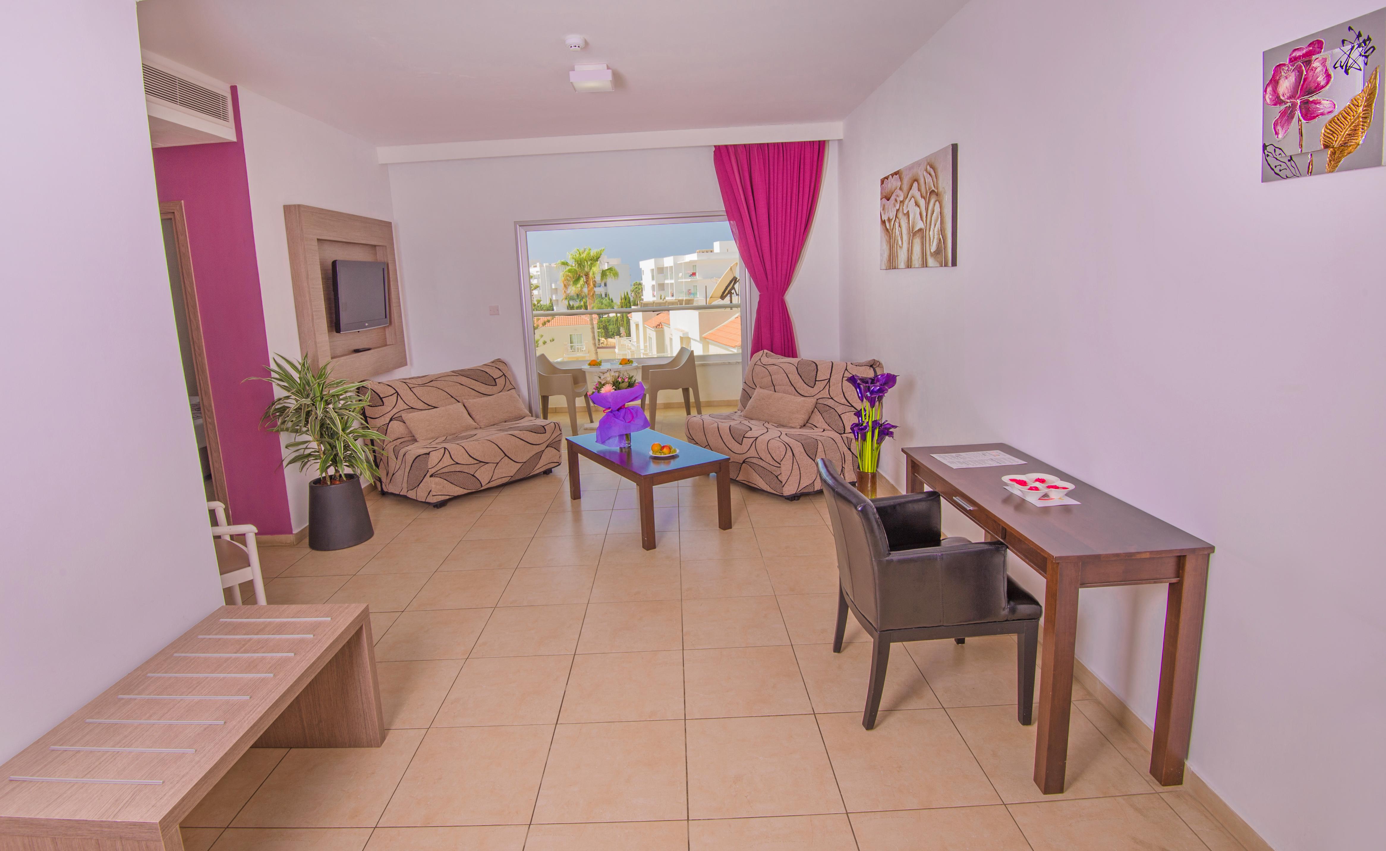 New Famagusta Hotel & Suites ไอยานาปา ภายนอก รูปภาพ