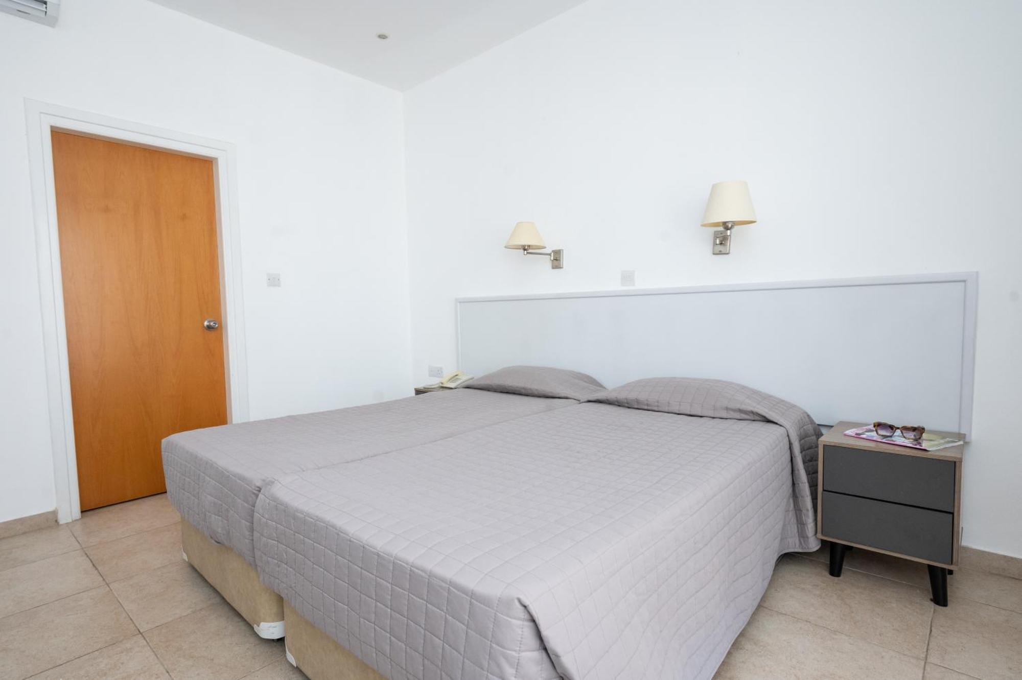 New Famagusta Hotel & Suites ไอยานาปา ภายนอก รูปภาพ