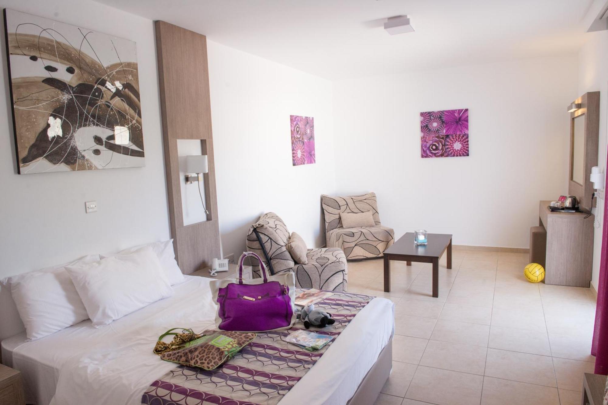 New Famagusta Hotel & Suites ไอยานาปา ภายนอก รูปภาพ