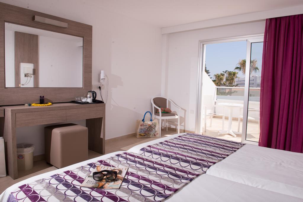 New Famagusta Hotel & Suites ไอยานาปา ภายนอก รูปภาพ